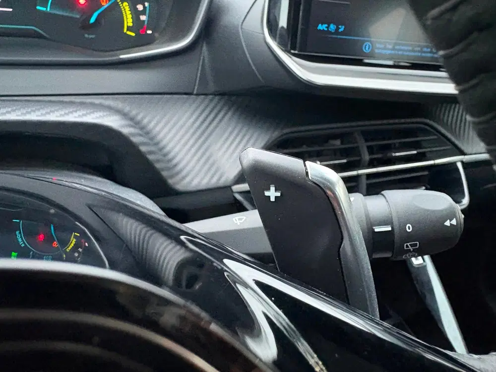 Peugeot 208 1.2 Hybrid 110 e-DCS6 Style Cruise uit 2025, foto 15