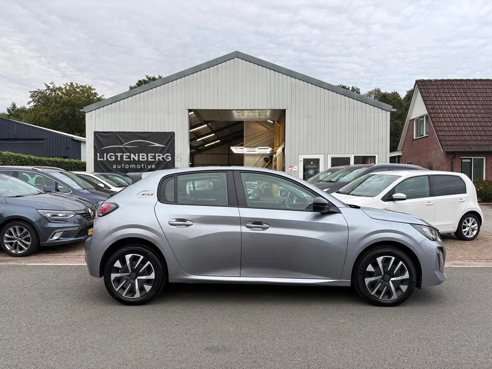 Peugeot 208 1.2 Hybrid 110 e-DCS6 Style Cruise uit 2025, foto 5