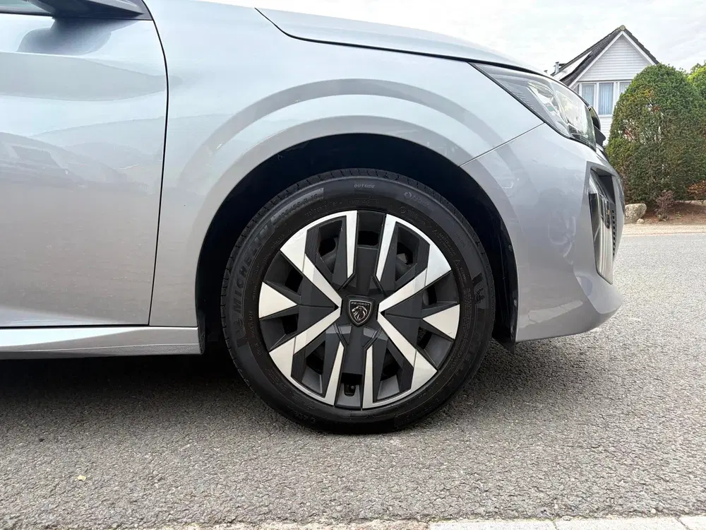 Peugeot 208 1.2 Hybrid 110 e-DCS6 Style Cruise uit 2025, foto 9