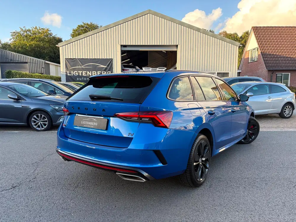 Skoda Octavia 1.4 TSI iV PHEV Sportline Business 245PK uit 2023, foto 2
