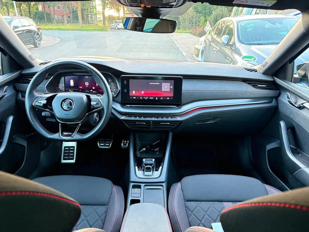 Skoda Octavia 1.4 TSI iV PHEV Sportline Business 245PK uit 2023, foto 3