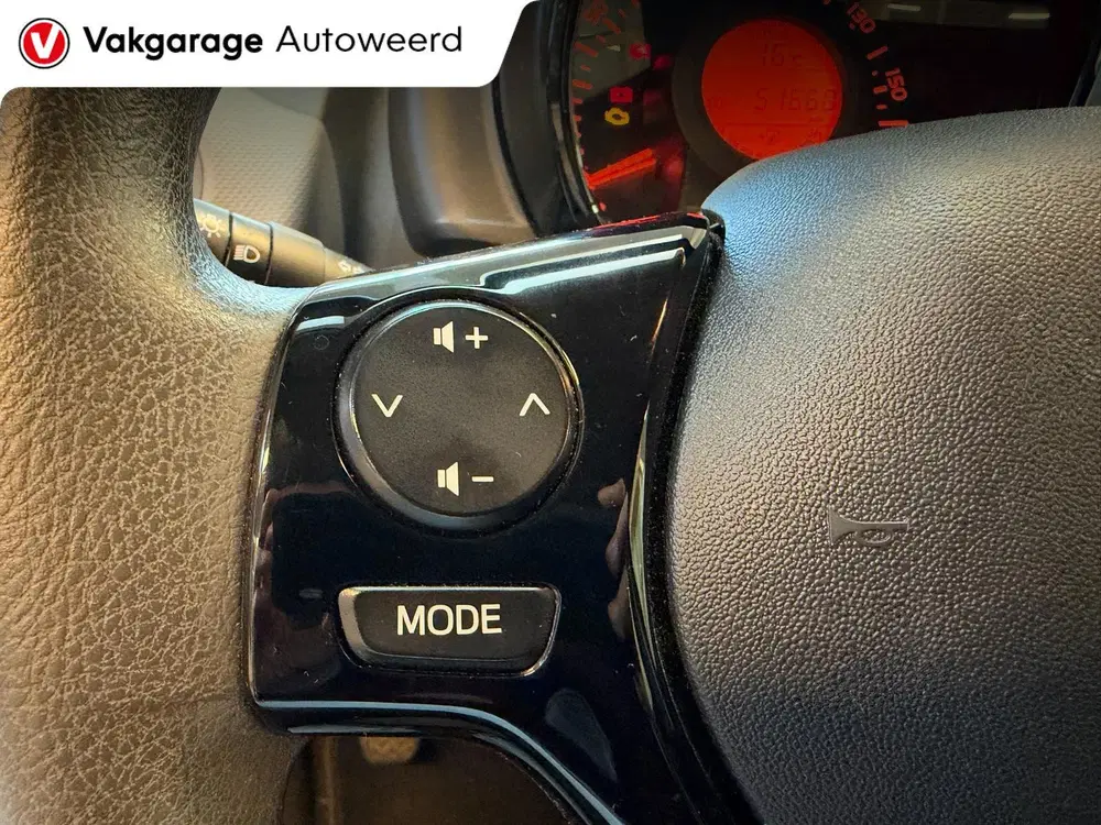 Peugeot 108 1.0 e-VTi Active uit 2021, foto 14