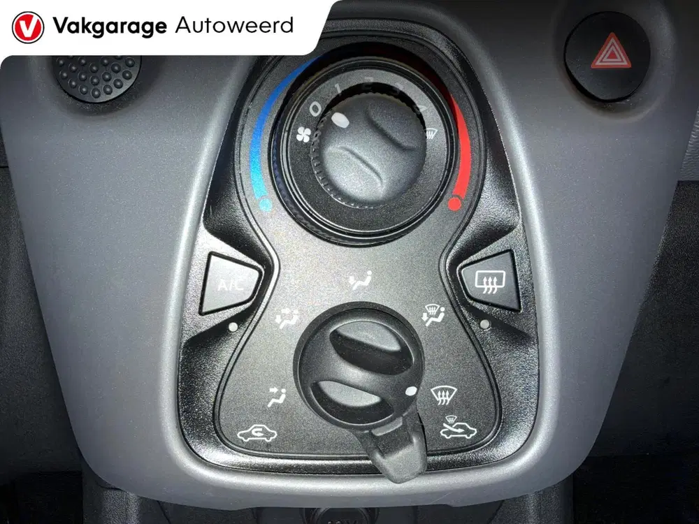 Peugeot 108 1.0 e-VTi Active uit 2021, foto 15