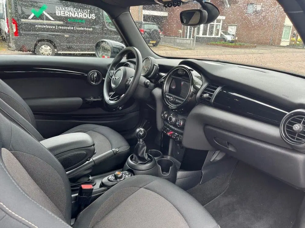 Mini Cooper 1.5 COOPER PEPPER 136PK uit 2020, foto 2