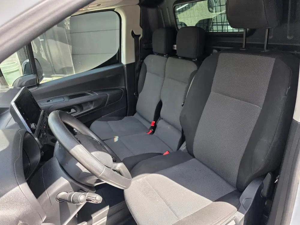 Toyota Proace City 1.5 D-4D Live uit 2023, foto 3