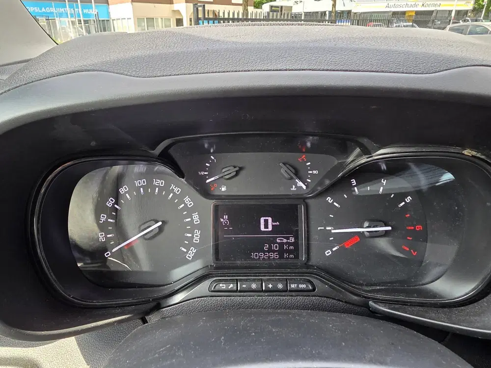 Toyota Proace City 1.5 D-4D Live uit 2023, foto 7