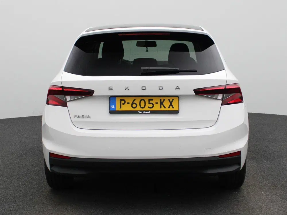 Skoda Fabia 1.0 TSI Ambition uit 2022, foto 5