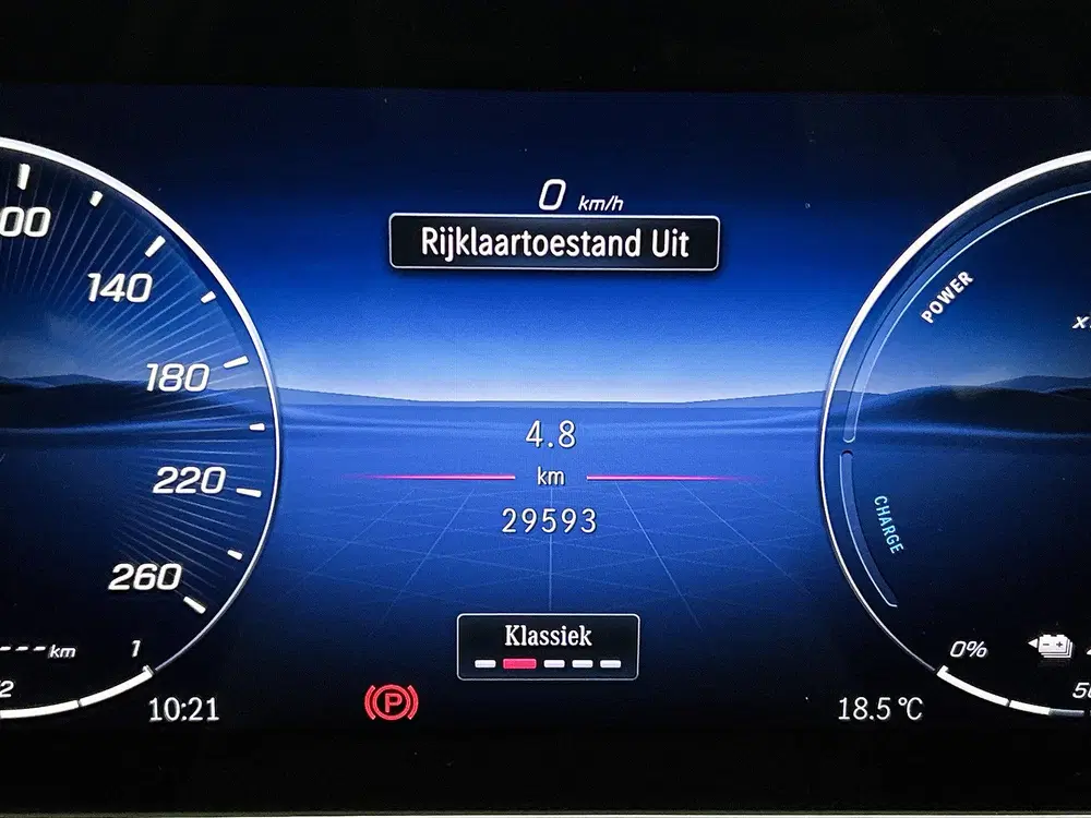 Mercedes-Benz C-Klasse 300 e Business Solution AMG AM uit 2025, foto 6