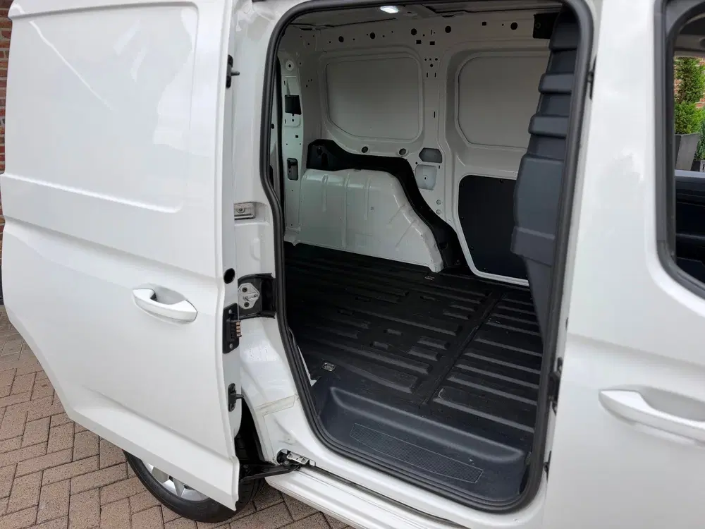 Volkswagen Caddy 1.5 TSI Trend Style Automaat Benzine uit 2022, foto 4