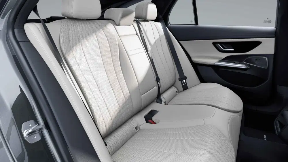 Mercedes-Benz E-Klasse 300 e Business Solution AMG uit 2026, foto 11