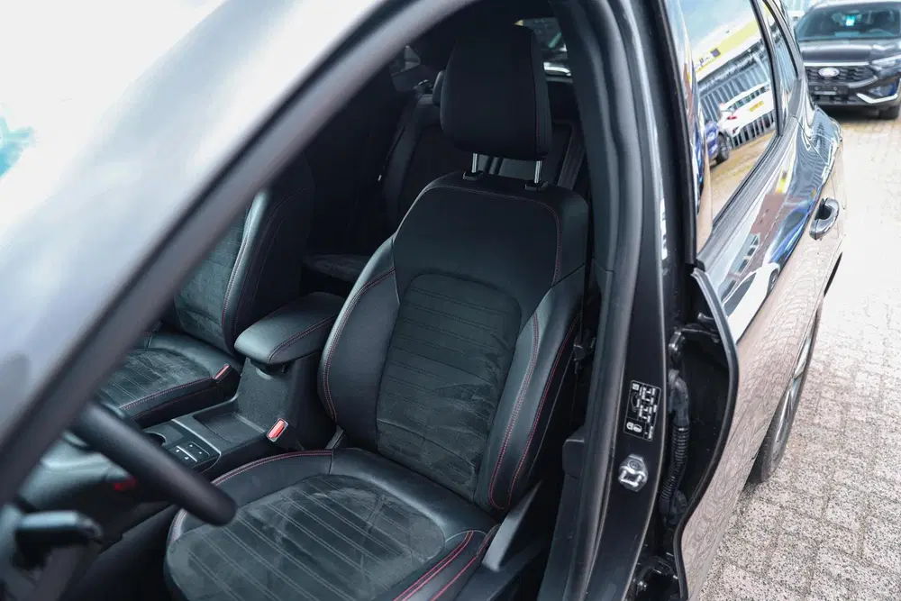 Ford Kuga 2.5 PHEV ST-Line X PANO TREKHAAK ADAPTIVE uit 2022, foto 11