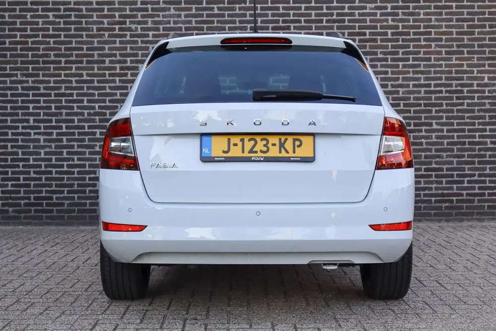 Skoda Fabia 1.0 TSI 95pk Ambition uit 2020, foto 10