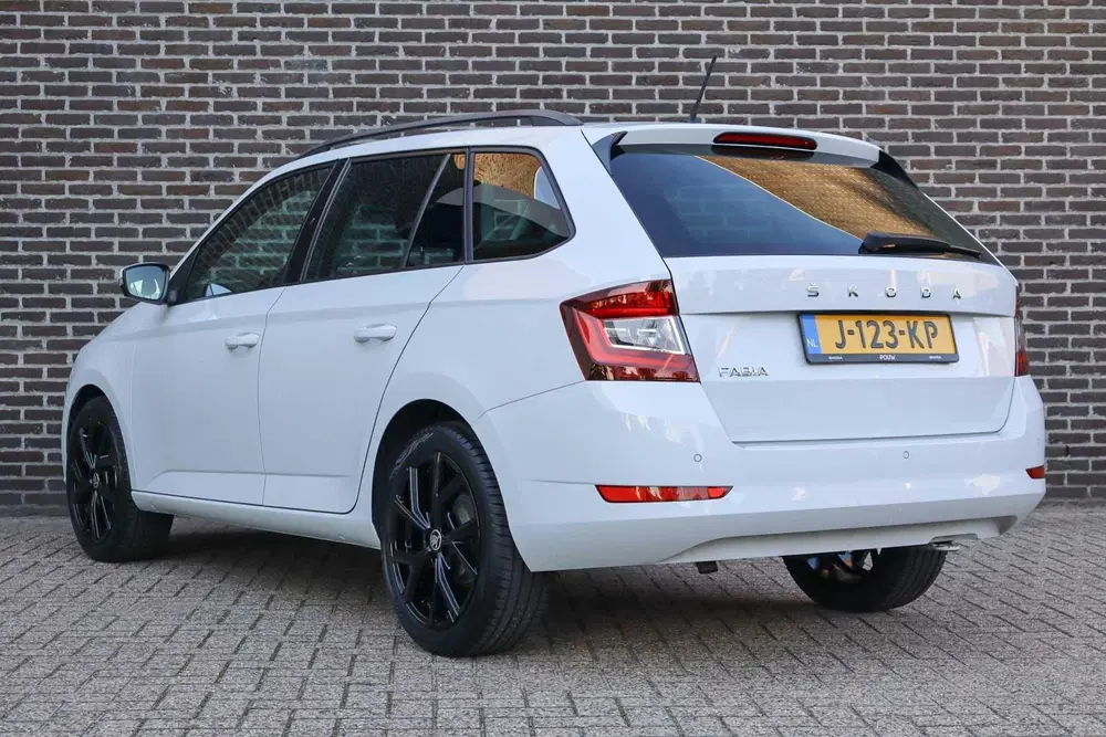 Skoda Fabia 1.0 TSI 95pk Ambition uit 2020, foto 11
