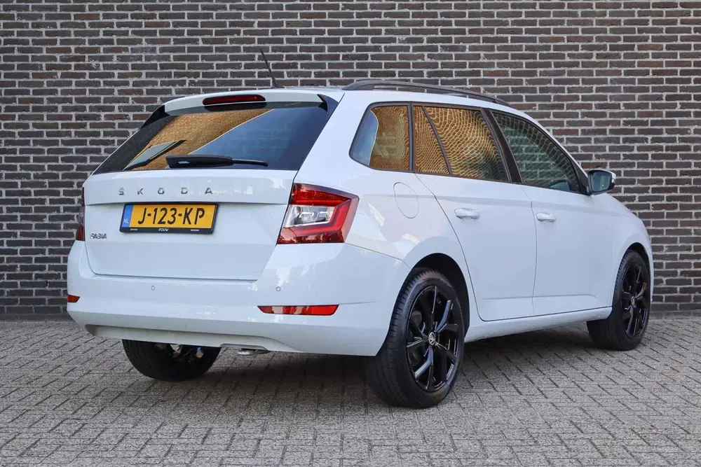 Skoda Fabia 1.0 TSI 95pk Ambition uit 2020, foto 2