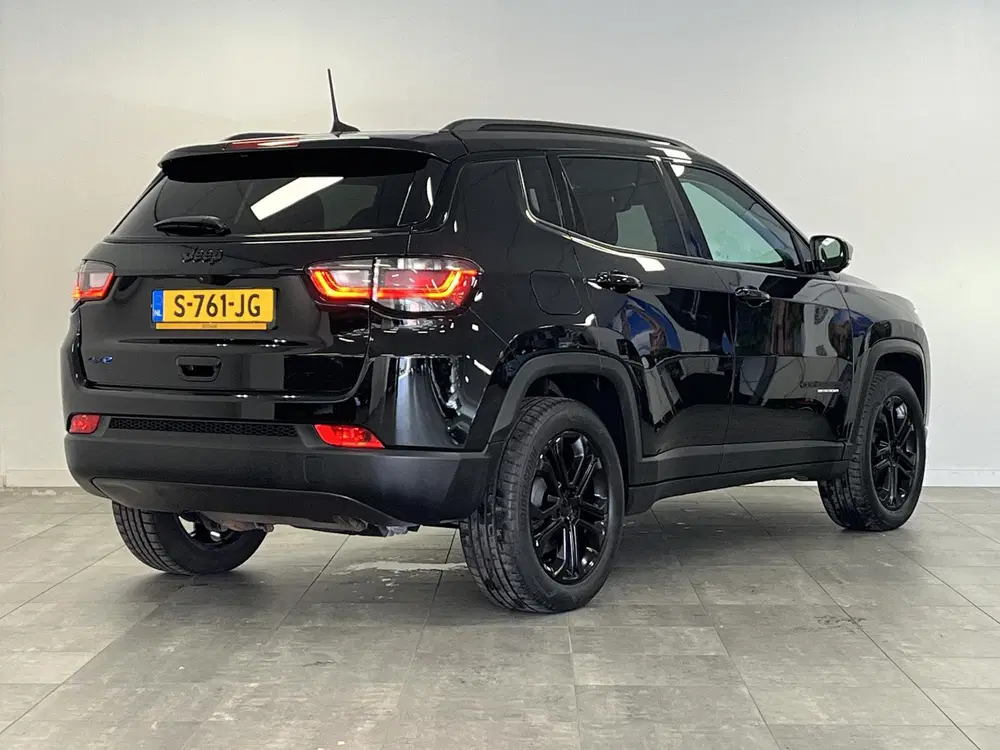 Jeep Compass 4xe 240 Plug-in Hybrid Electric Upland uit 2023, foto 2