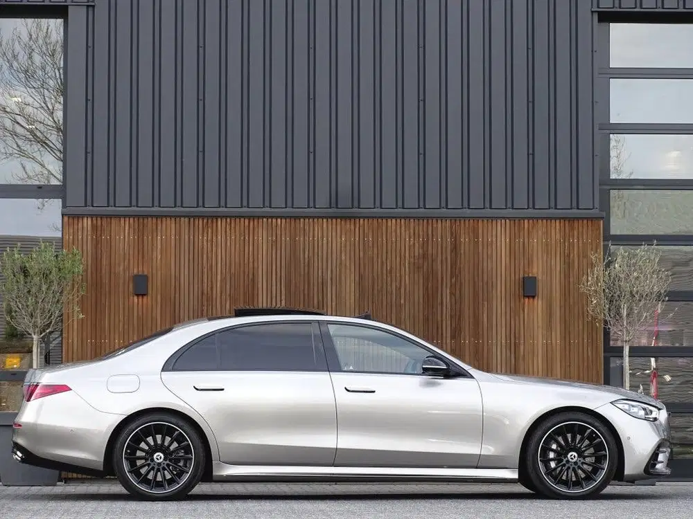 Mercedes-Benz S-Klasse 580 e 4M 510PK Lang AMG Designo uit 2024, foto 3