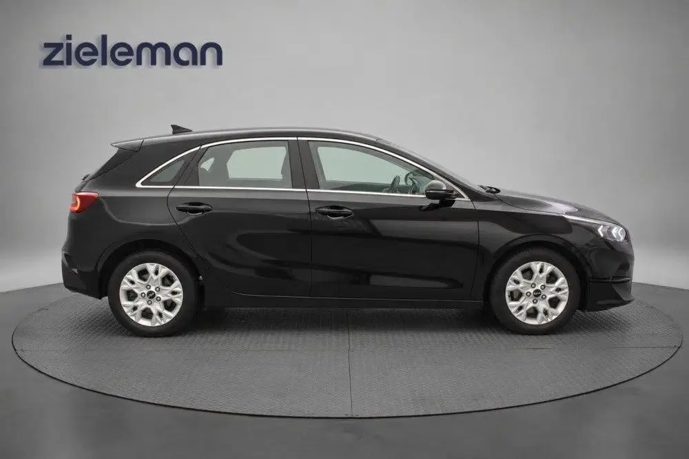 Kia Ceed 1.0 T-GDi MHEV DynamicLine Automaat uit 2022, foto 15