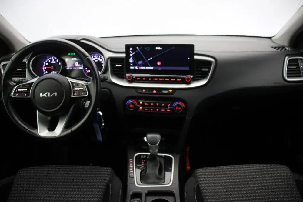 Kia Ceed 1.0 T-GDi MHEV DynamicLine Automaat uit 2022, foto 2