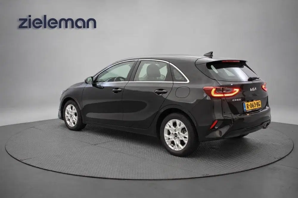 Kia Ceed 1.0 T-GDi MHEV DynamicLine Automaat uit 2022, foto 3