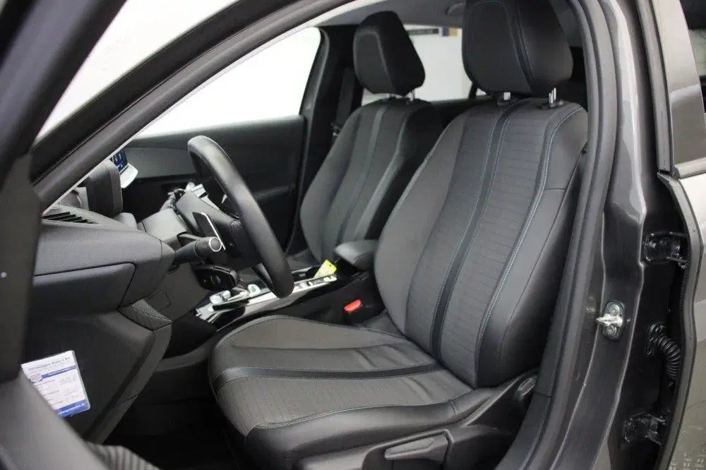 Peugeot 208 1.2 PureTech Allure Automaat uit 2021, foto 10