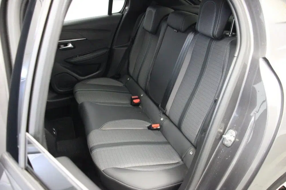 Peugeot 208 1.2 PureTech Allure Automaat uit 2021, foto 11