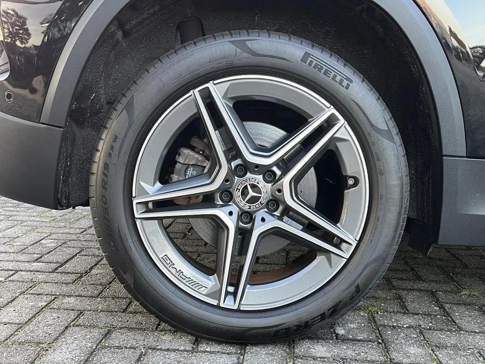 Mercedes-Benz GLA 250e AMG uit 2020, foto 10