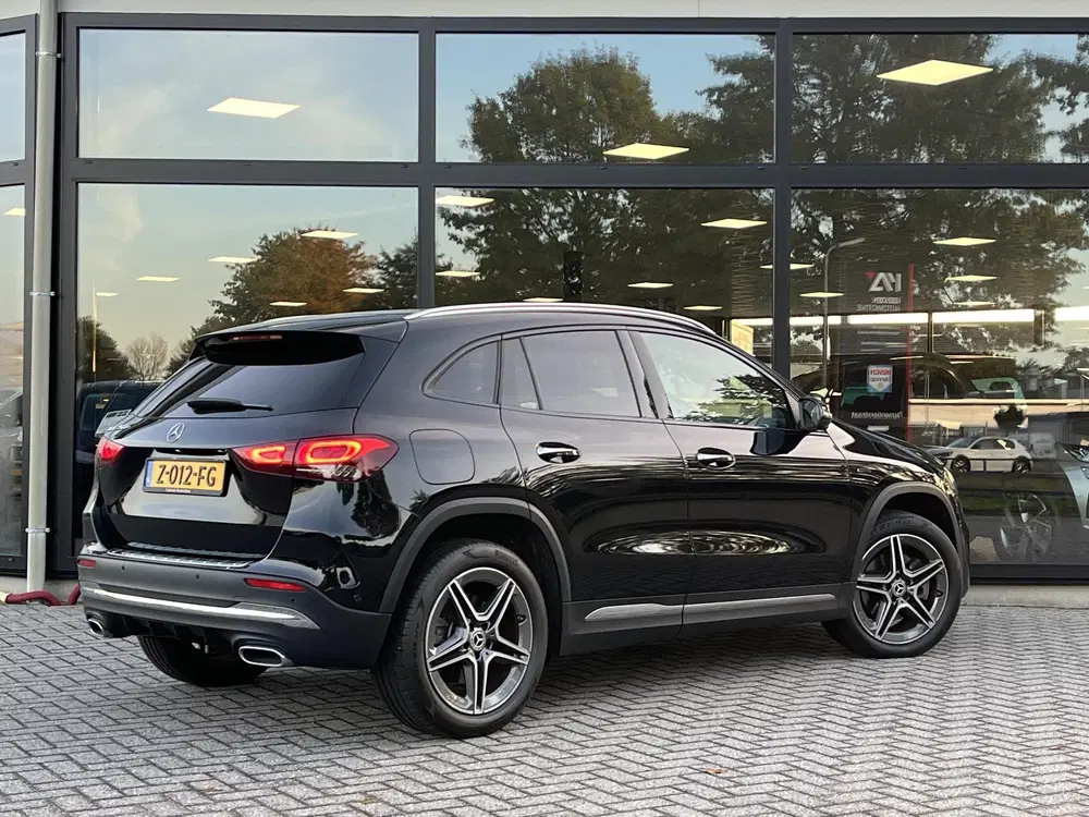 Mercedes-Benz GLA 250e AMG uit 2020, foto 3