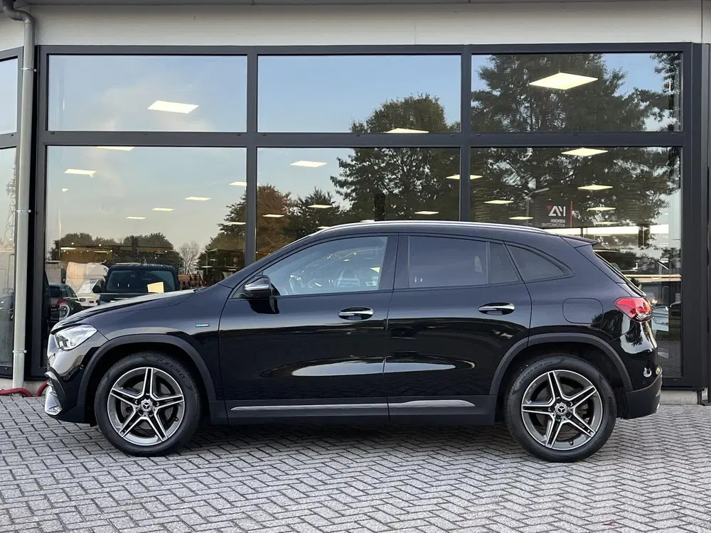 Mercedes-Benz GLA 250e AMG uit 2020, foto 6