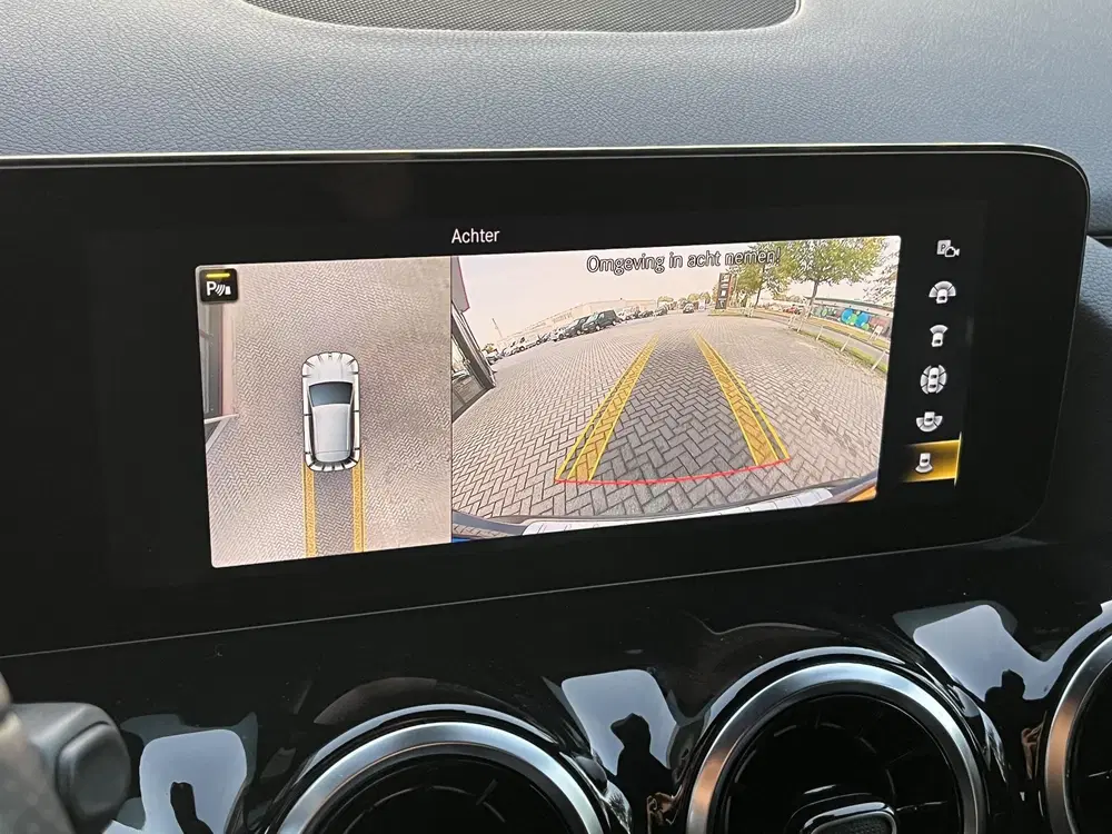 Mercedes-Benz GLA 250e AMG uit 2020, foto 8