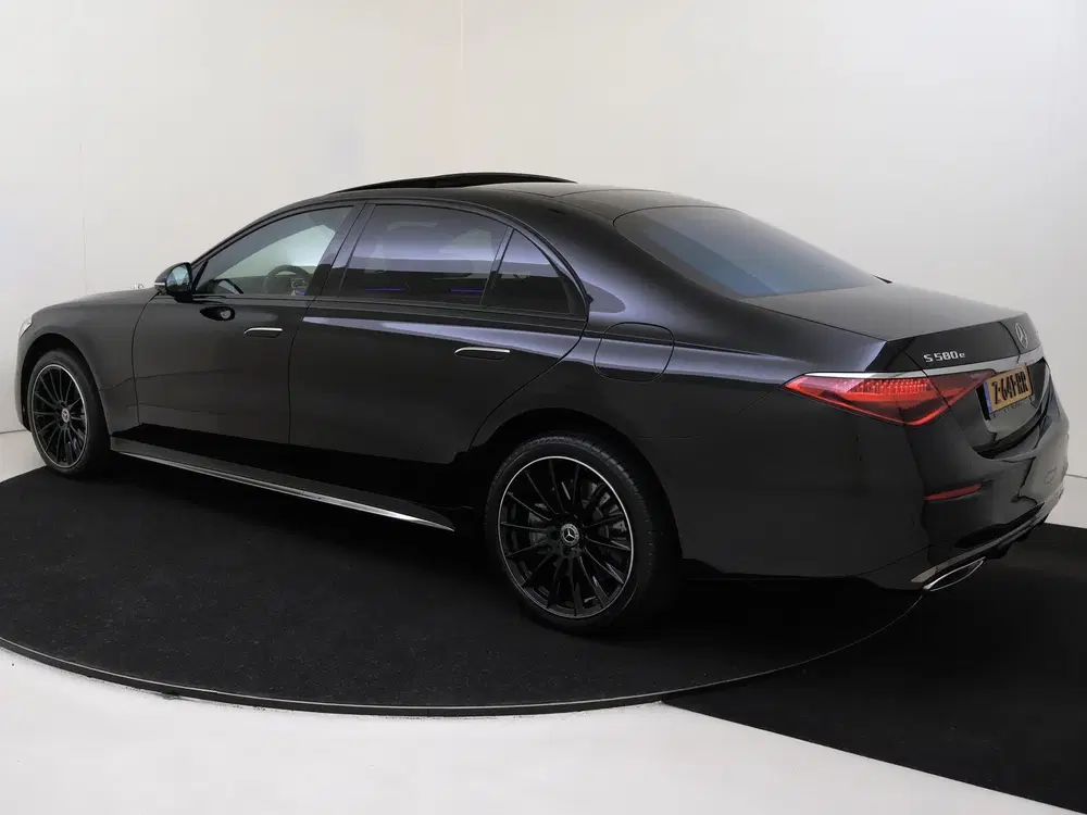 Mercedes-Benz S-Klasse 580 e 4MATIC Lang AMG Line uit 2024, foto 3