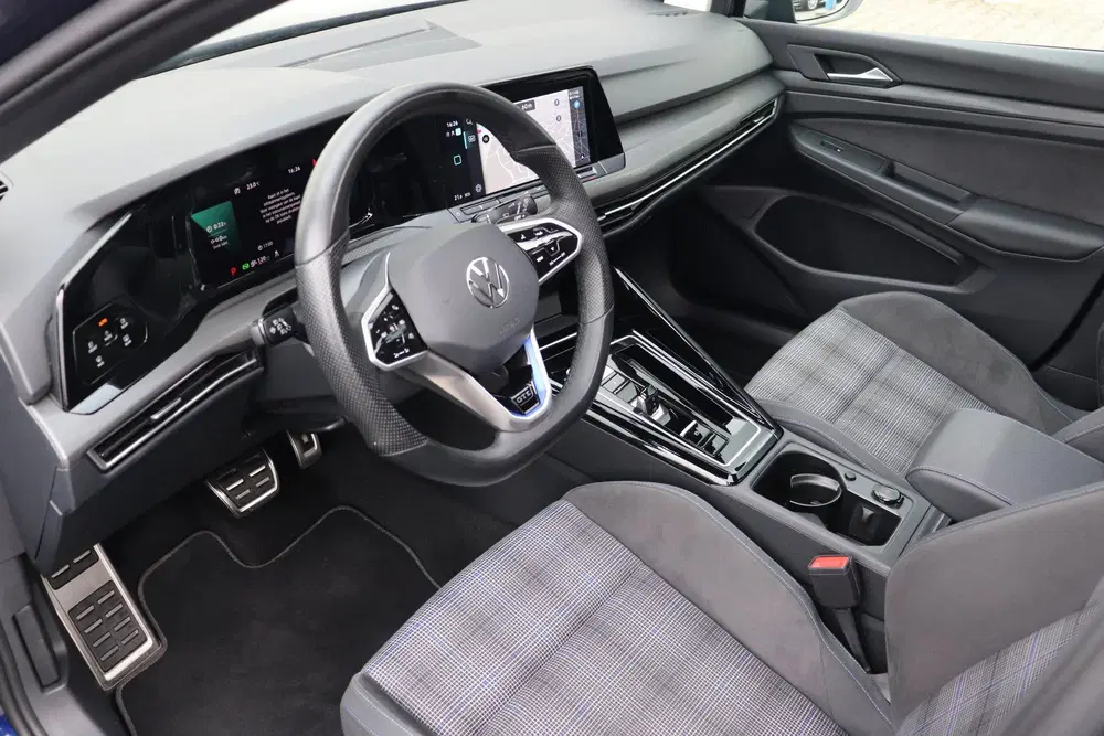 Volkswagen Golf 1.4 eHybrid GTE Pano Matrix IQ ACC uit 2023, foto 7