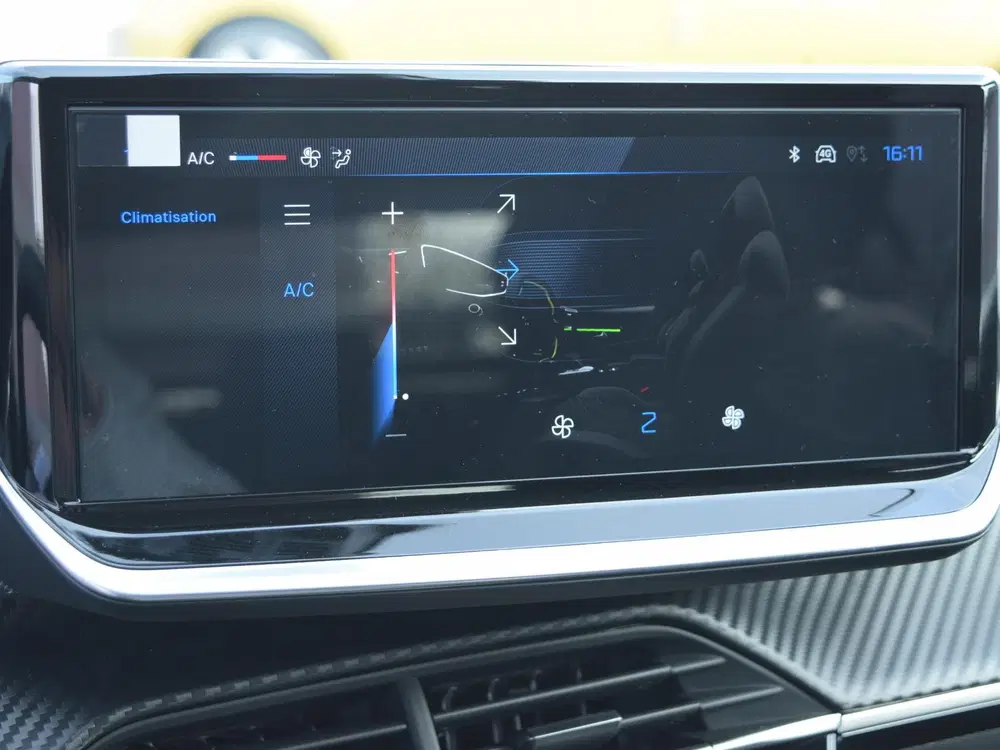 Peugeot 208 1.2 Hybrid 110 e-DCS6 Business NAVIGATIE & uit 2026, foto 13
