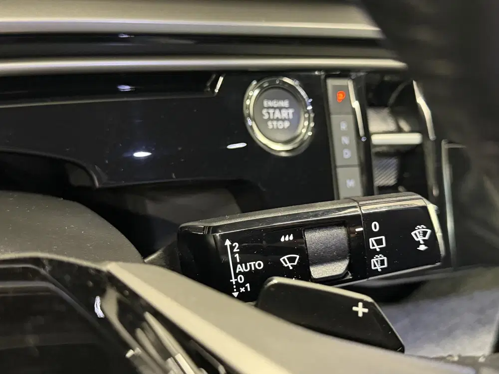Peugeot 5008 1.2 Hybrid 136pk Allure Automaat Navigatie uit 2025, foto 12