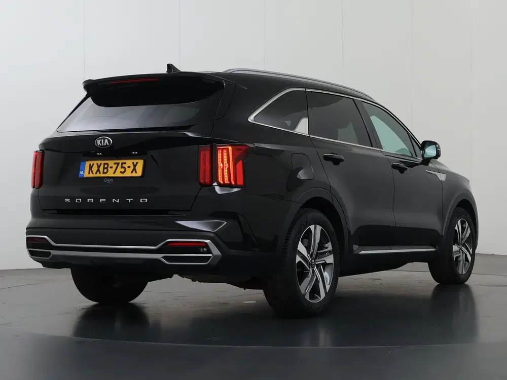 Kia Sorento 1.6 T-GDI Plug-in Hybrid 4WD ExecutiveLine uit 2021, foto 2