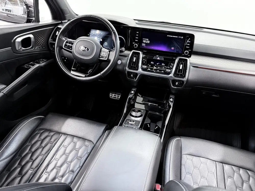 Kia Sorento 1.6 T-GDI Plug-in Hybrid 4WD ExecutiveLine uit 2021, foto 9