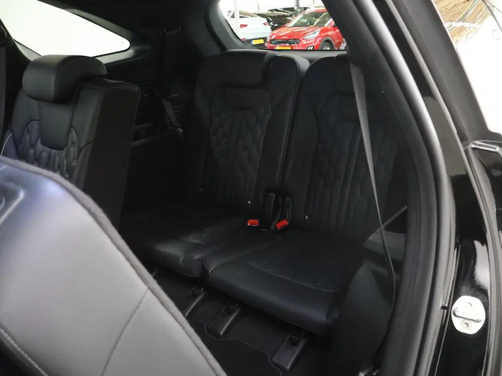 Kia Sorento 1.6 T-GDI Plug-in Hybrid 4WD ExecutiveLine uit 2022, foto 13