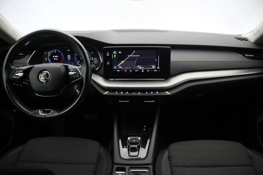 Skoda Octavia Combi 1.4 TSI iV PHEV Business Edition uit 2021, foto 2