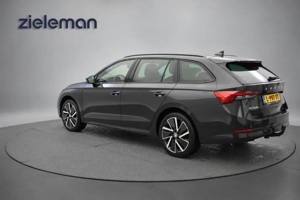 Skoda Octavia Combi 1.4 TSI iV PHEV Business Edition uit 2021, foto 3