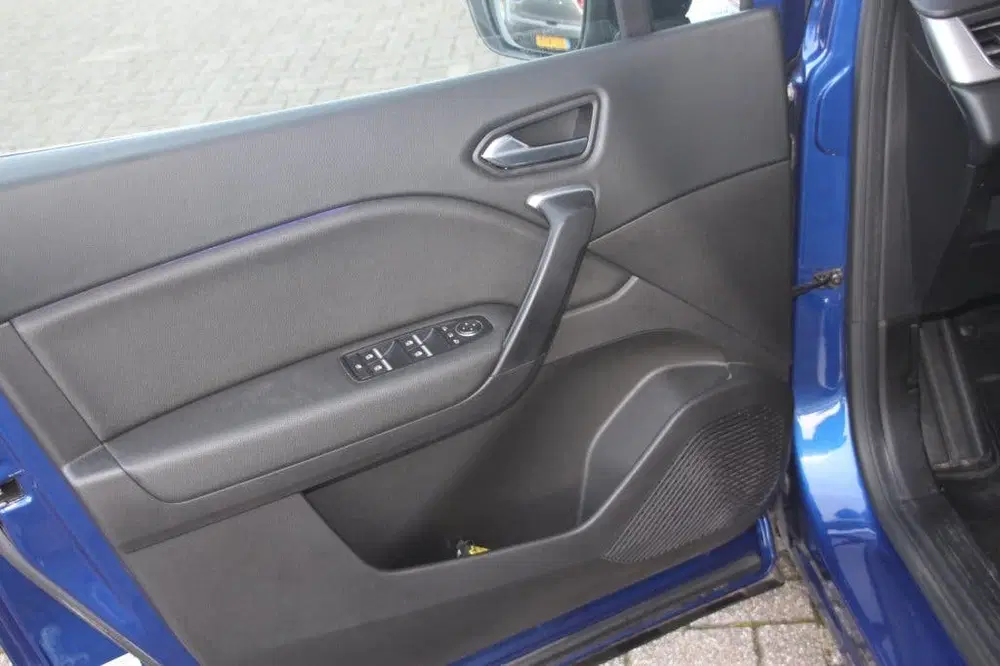 Renault Captur 140PK-INTENS-AUTOM-77DKM-NAVI-ADAPT.CRUISE uit 2021, foto 11
