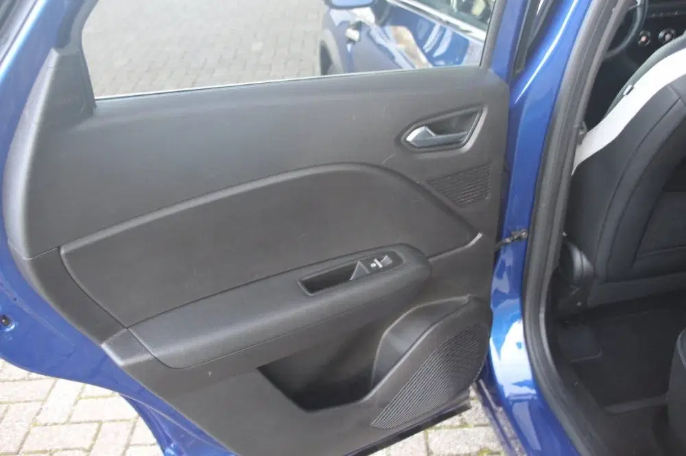 Renault Captur 140PK-INTENS-AUTOM-77DKM-NAVI-ADAPT.CRUISE uit 2021, foto 15
