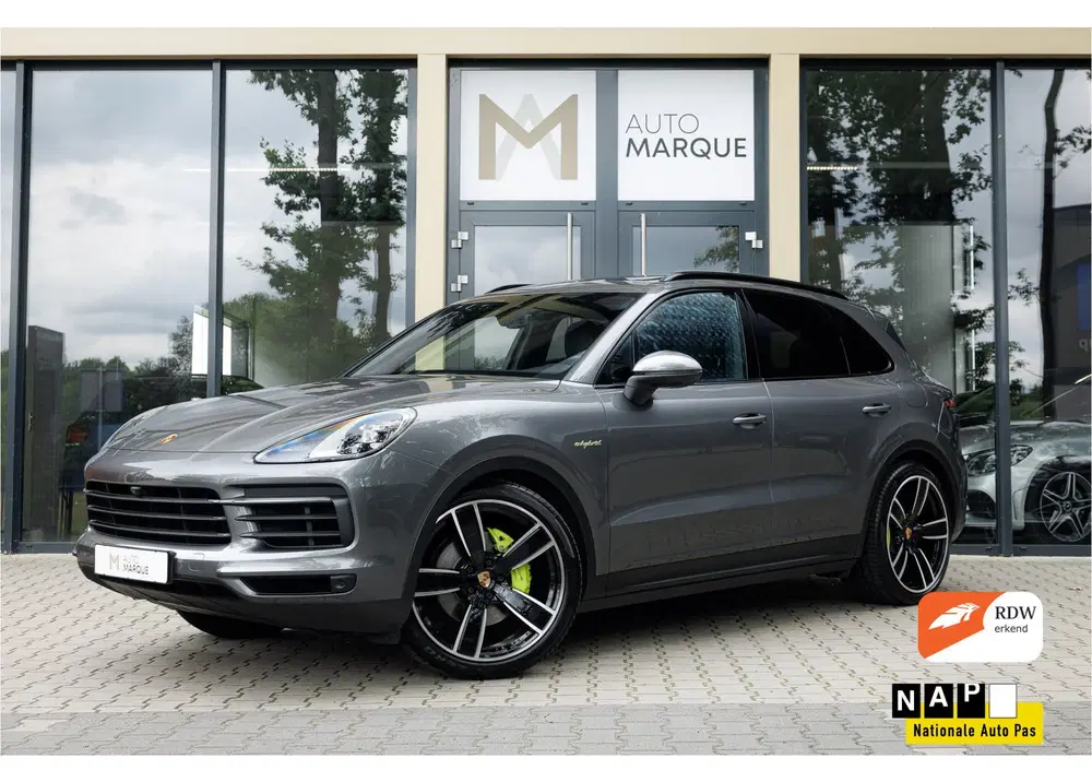 Porsche Cayenne 3.0 E-Hybrid 463PK uit 2022