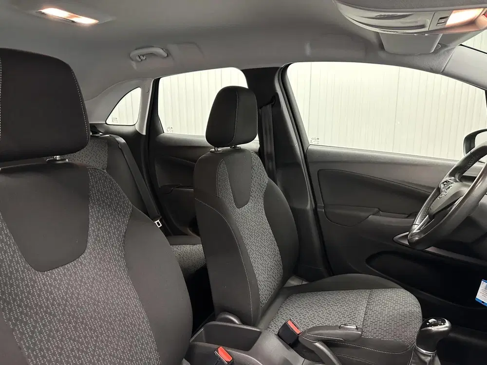 Opel Crossland 1.2 Edition uit 2021, foto 13
