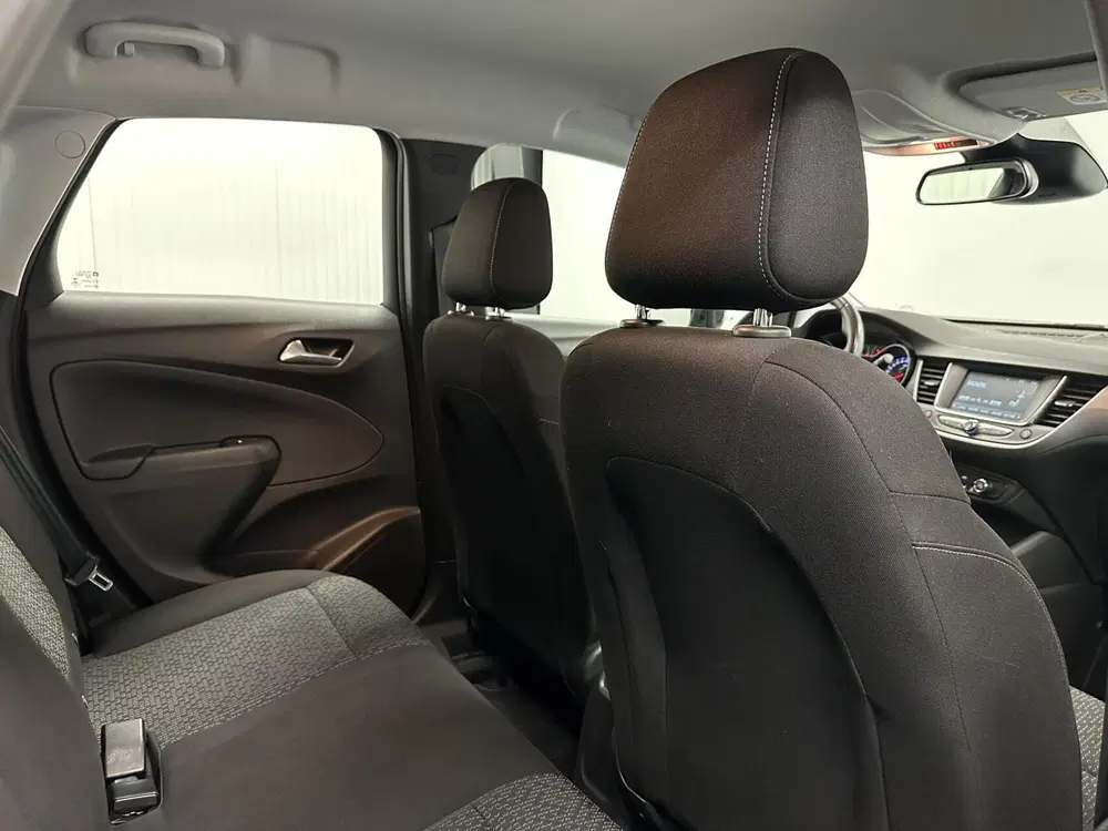 Opel Crossland 1.2 Edition uit 2021, foto 14