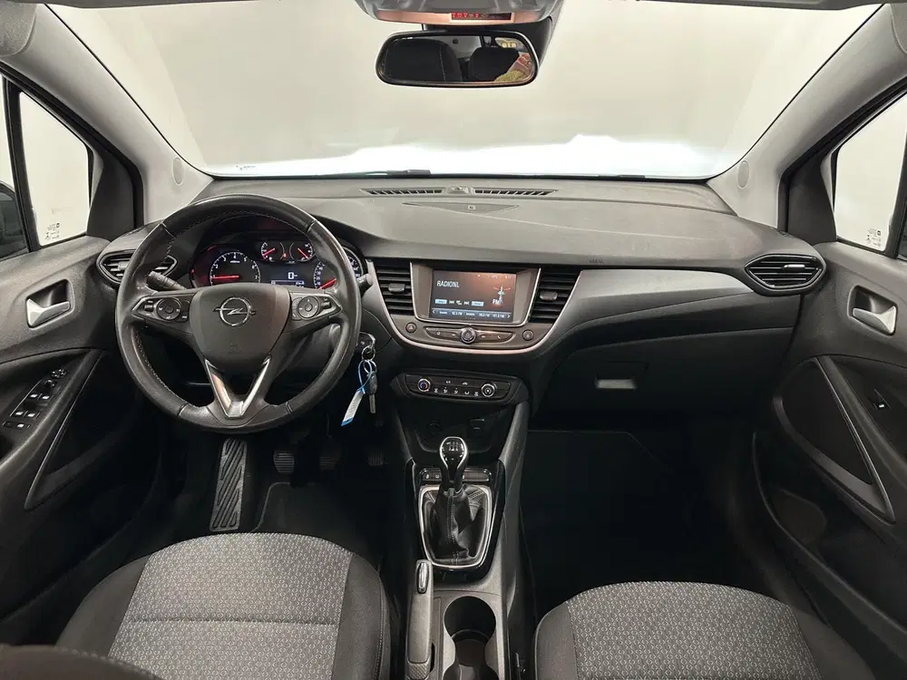 Opel Crossland 1.2 Edition uit 2021, foto 2