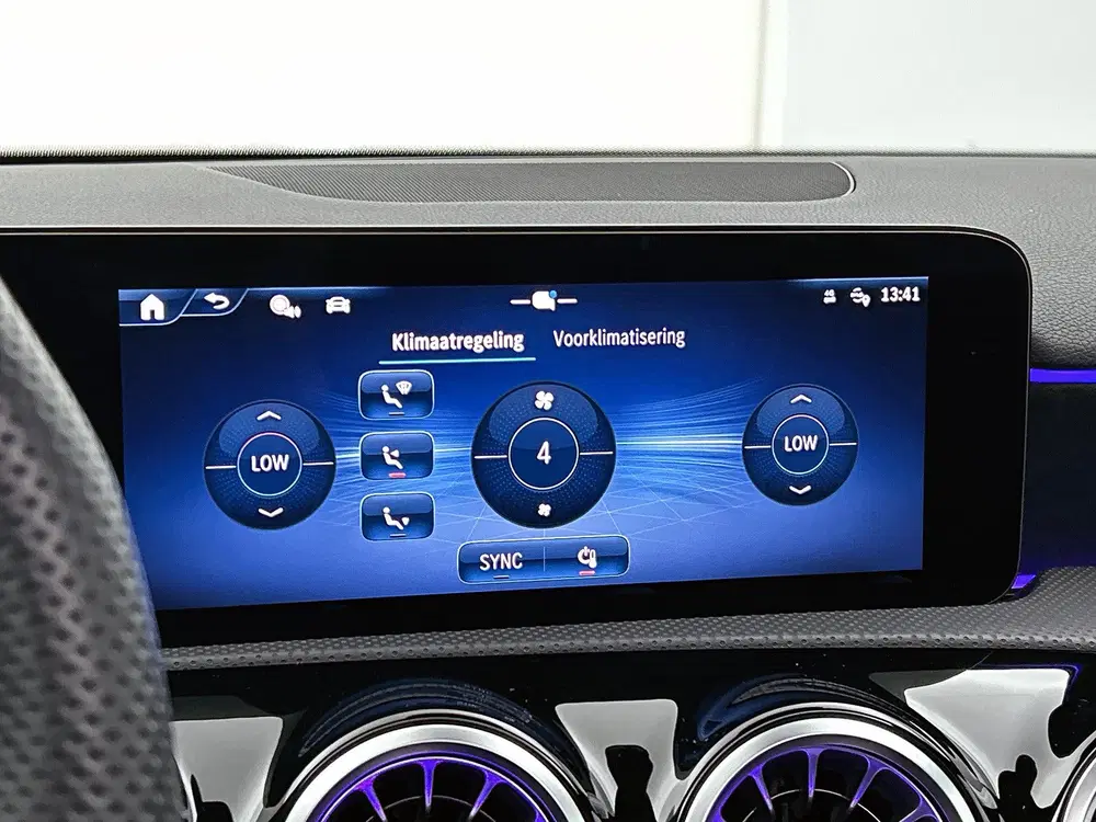 Mercedes-Benz A-Klasse 250 e Business Solution AMG uit 2025, foto 10