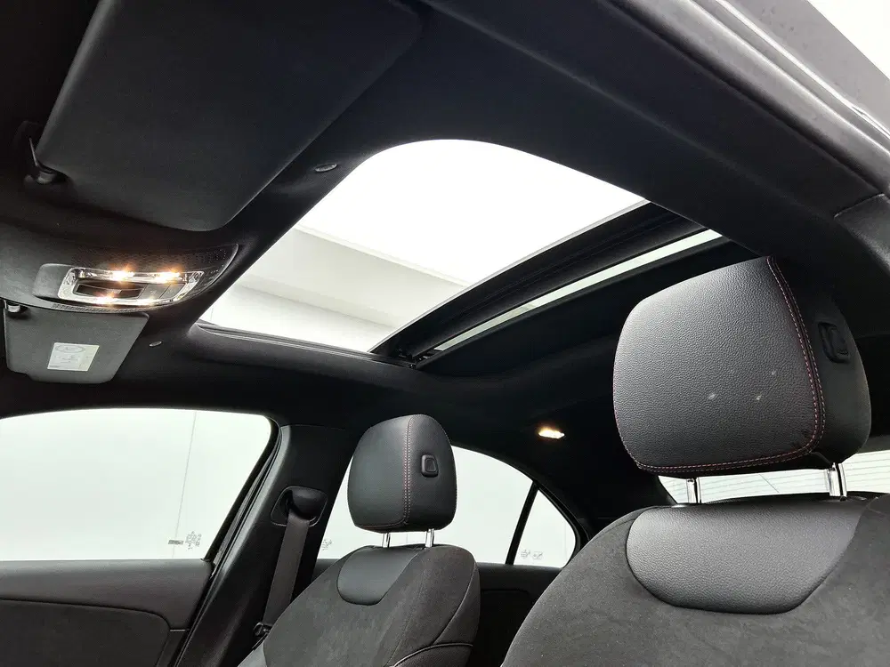 Mercedes-Benz A-Klasse 250 e Business Solution AMG uit 2025, foto 12