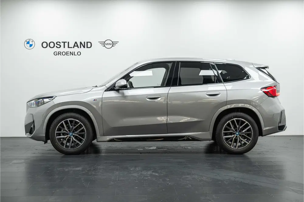 BMW iX1 eDrive20 M Sport uit 2024, foto 3