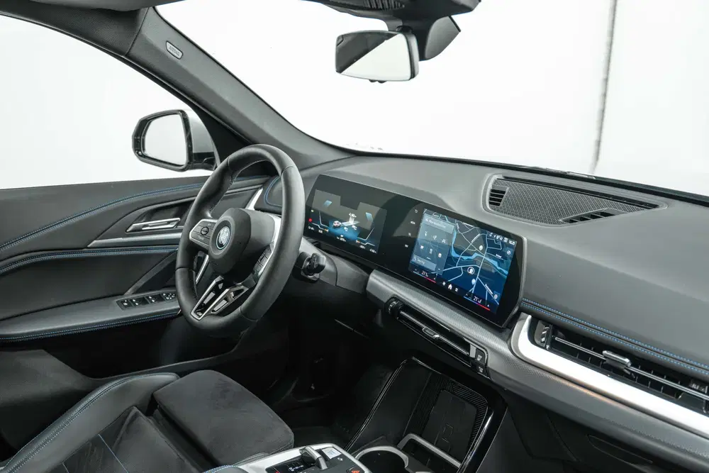 BMW iX1 eDrive20 M Sport uit 2024, foto 7