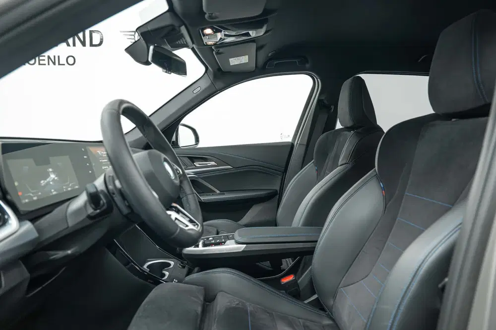 BMW iX1 eDrive20 M Sport uit 2024, foto 8