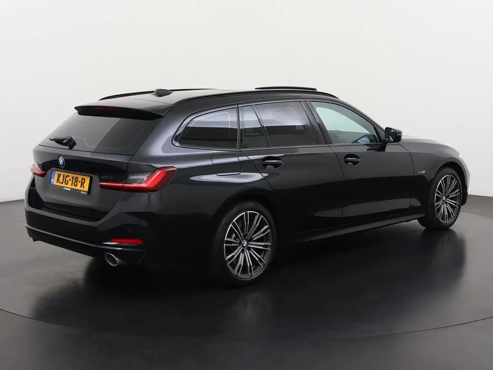 BMW 3-serie 320e xDrive Sport Line Shadow Facelift uit 2022, foto 4